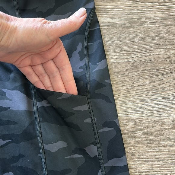 Athleta Ultimate Camo 7/8 leggings. Size M. - Picture 6 of 10